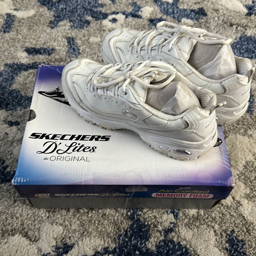 Skechers D’Lites Women’s 9.5